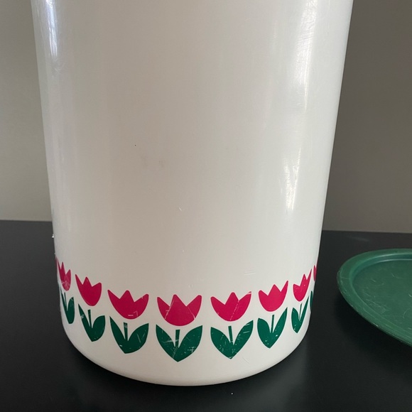 Vintage Tupperware Tulip Canister set with green lids - Picture 2 of 7